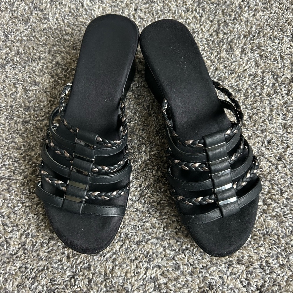 Croft & Barrow women’s black and silver wedge heel sandals size 7.5 - Picture 4 of 9